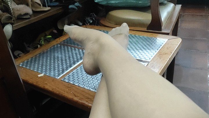 Goddess Foot Fetish - What rich arches pronounced in pantis stockings (2)