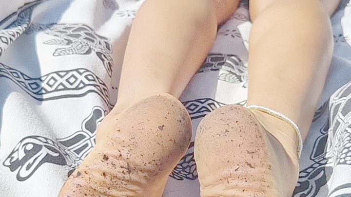 Atomictoez - Dirty gardening soles