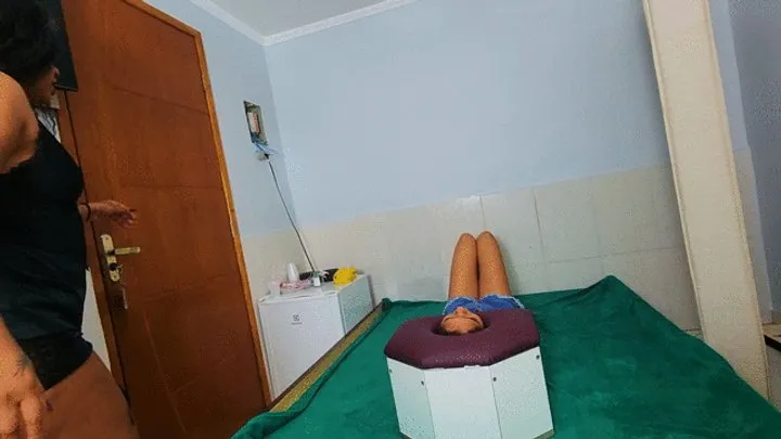 Manuela Albertine Fetish - Farting in box, by Veronica Lins and Slave Faby, (cam by Manu) FULL HD