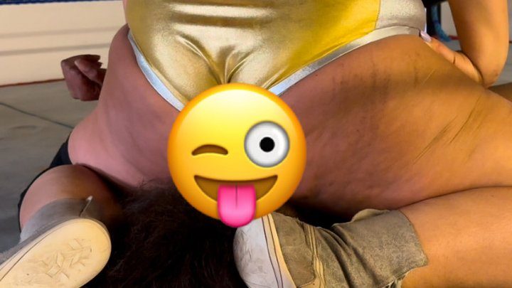 Nadia Sapphire - Destroyed by giantess ass with face sitting and smothering