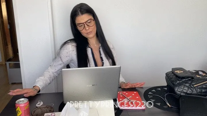 Prettyprincess - Secretary farts