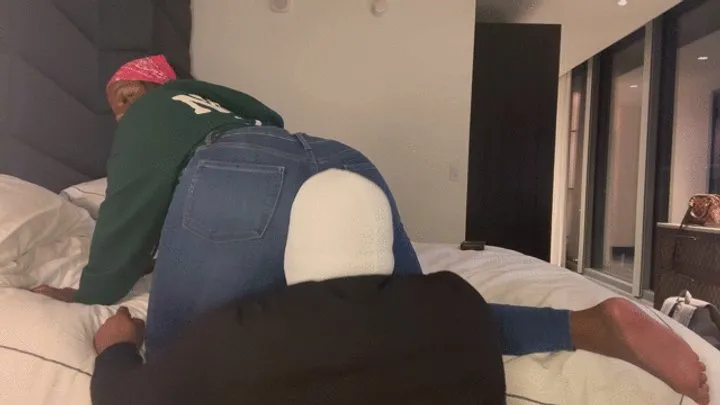 Melaninfarts - Jean Farts turn to Thong farts: LOUD, BUBBLY, WET