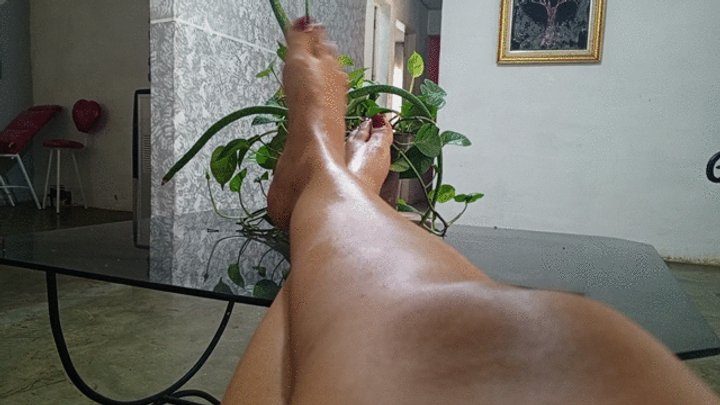 Goddess Foot Fetish - What rich pronounced bows of the goddess Roxan (3)