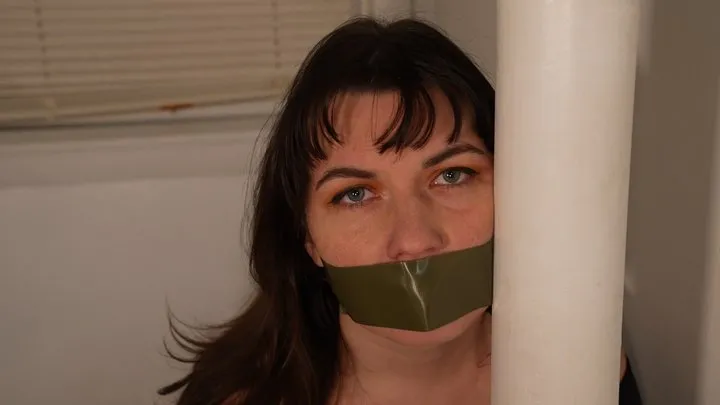 Rayne Redd - Handcuffed To A Pole In The Basement