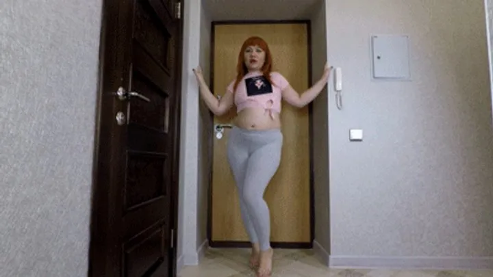 Layla Taylor - Gift in Gray Leggings
