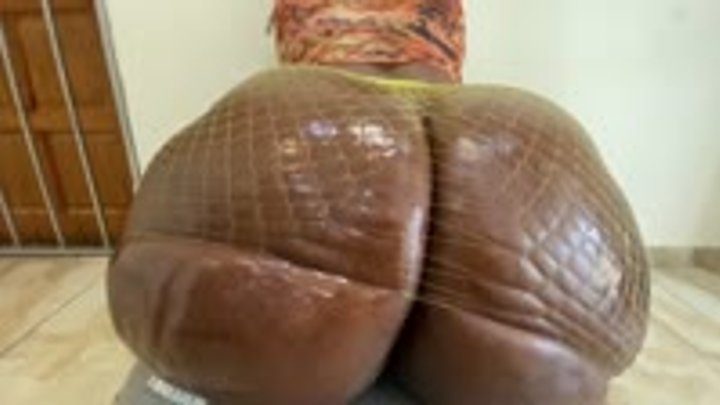 Tabbys Ebony Assss - Meaty Ebony Massive Ass Busting through fishnet stockings Farting