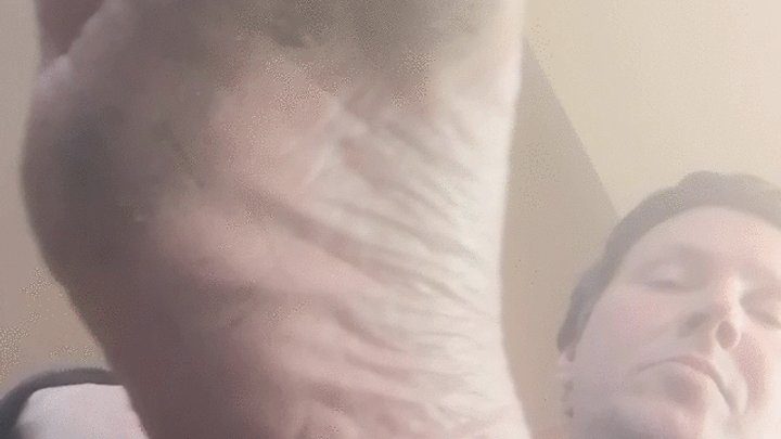 Hendriks Feet - Ich bin dein Herr, leck den schmutz von meinen Füssen!