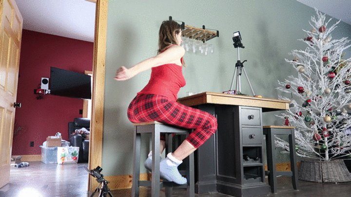 Long Toe Sally - Resting Tush Pov2