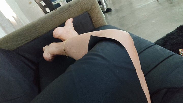 Goddess Foot Fetish - Angelin and its rich soles and pronounced arches on a sofa (1)