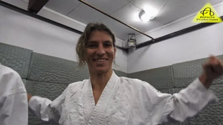 Antschas Wrestling And Fetish Store - Kiniku vs Xena judo gi match