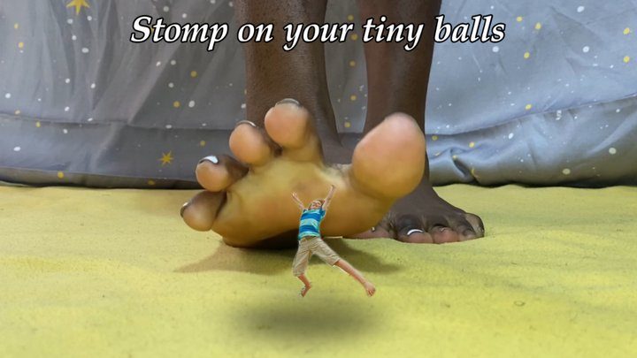Rowanie’s Fetish Bubble - Rowanie’s big feet stomping around and squeezing tight