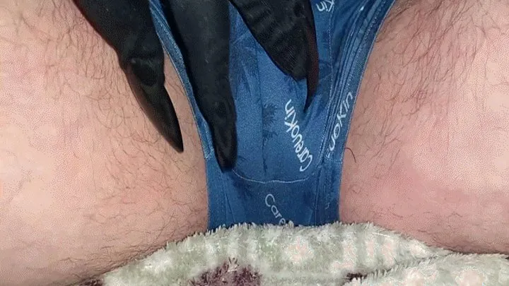 Appetizing Crumpet - Tickle your balls with my huge claws MP4