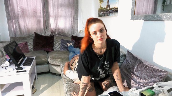 Amy Squirrel - Panty & T-Shirt Face Sitting (4K)