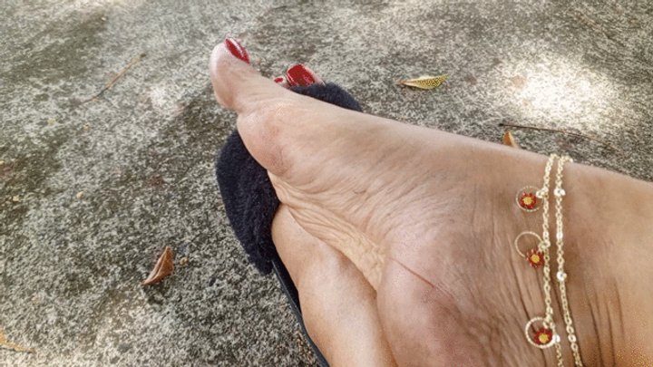 Goddess Foot Fetish - Pronounced arches, Soles, wrinkled soles dirty feet, Beautiful goddess (3)