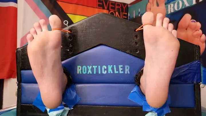 Roxtickler - 'GLORY SOLE TICKLING: Hunty