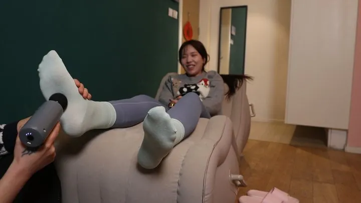 Cgbf - Chinese girl tickling with her lesbian