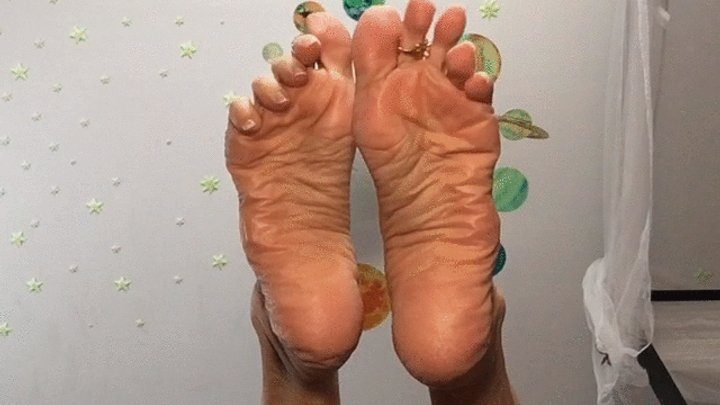 Aariels Foot Fetish Desires - FEET FLOATING IN SPACE