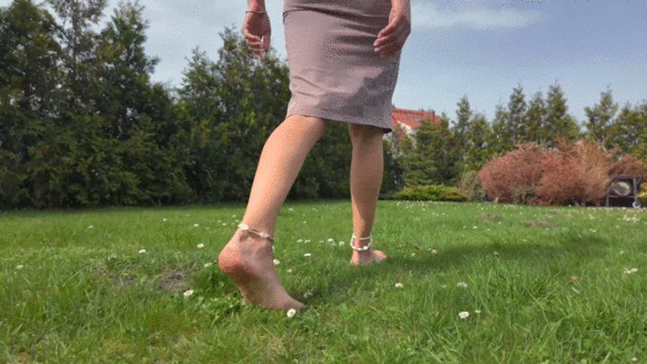 Polish Mistress Clips - Ruslana After Her Visit In Garden Encourage You To Worship Her Natural Dirty Feet - Part 2