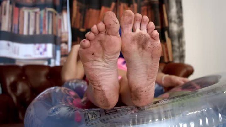 Polish Mistress Clips - Goddess Ruslana (From Ukraine) Will Instruct You How To Worship Her Feet