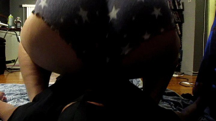 Geeky Femdom - BBW gamer Girl facesitting close up