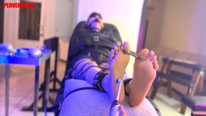 Perverstage - Playing with my Tickle Crush's feet MP4