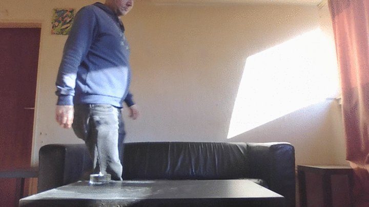 Hendriks Feet - You are the pig who has to lick my dirty feet clean !