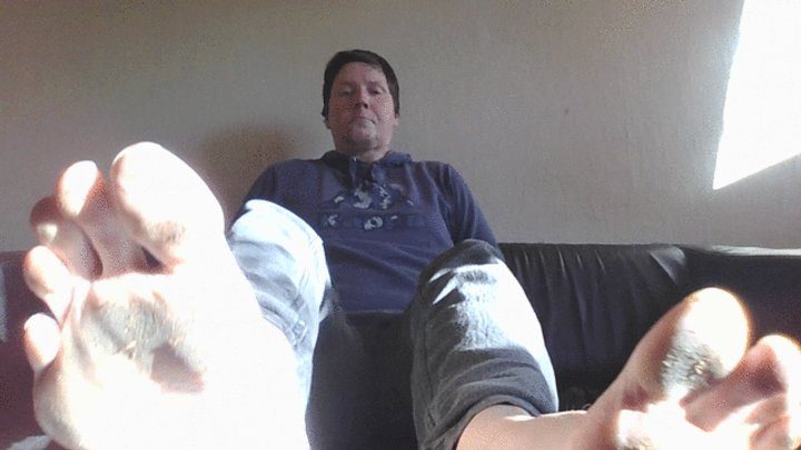 Hendriks Feet - I put my dirty feet in your face !