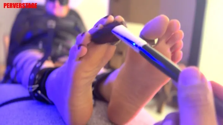 Perverstage - Playing with my Tickle Crush's feet