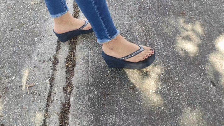 Goddess Foot Fetish - Walking in the park in platform flip-flops (5)