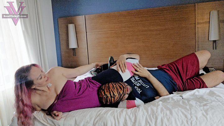 Worship Goddess Vicky And Friends - Slave Tigers reward: Head Scissors, Face Sitting- 4k