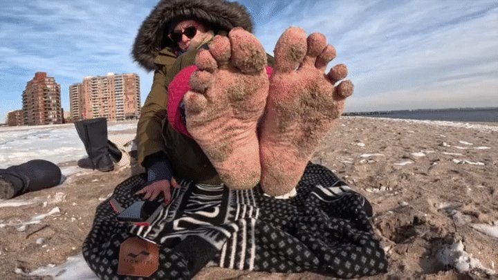Catprincessfeet - Dirty, sandy feet on snowy beach, NYC feet, Coney Island beach, size 9 milf feet, toesock and boot removal and walking