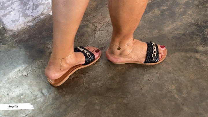 Goddess Foot Fetish - Pronounced arches and wrinkled soles in flip-flops and then bare feet (1)