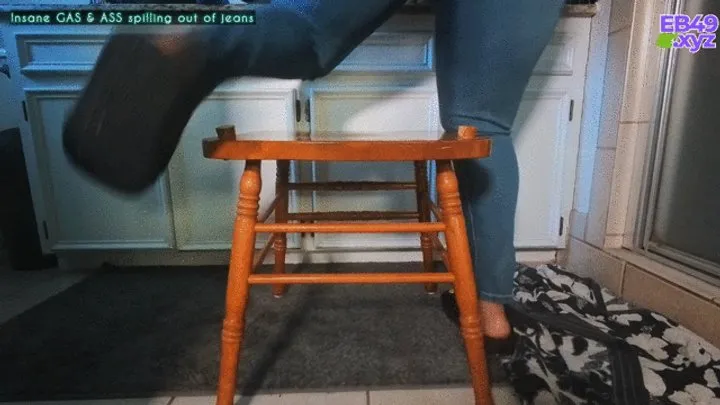 Ebonybooty49 - Ebonys Inane Gas and Ass SPILLING Out Of Jeans
