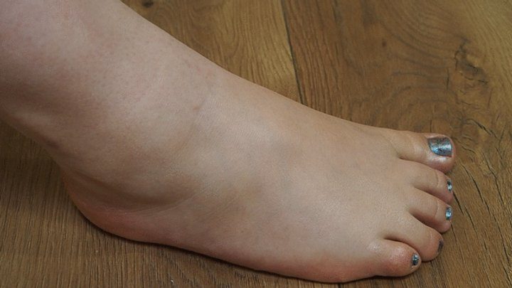 Anastasia Gree Clip Store - The Majesty of the Mistress' Feet: Silent Worship