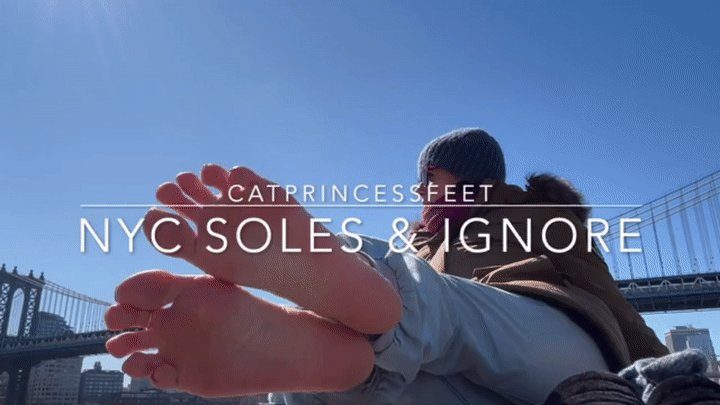 Catprincessfeet - NYC Manhattan feet, CatPrincess with the Manhattan bridge and Brooklyn bridge in the back, milf soles, pink toes, size 9 milf foot show