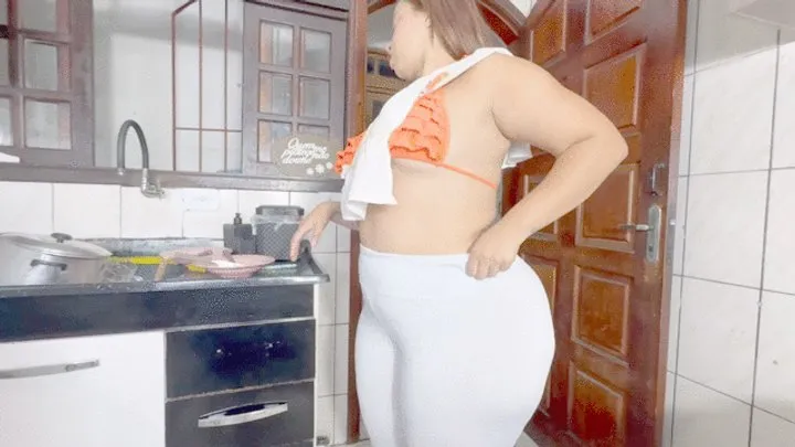 Fetish Factory Brazil Farting - FARTING AND ORGANIZING THE KITCHEN FOR A ROMANTIC DINNER WITH THE SCENT OF FARTS - BY ROSALIA PEACH - CLIP FULL