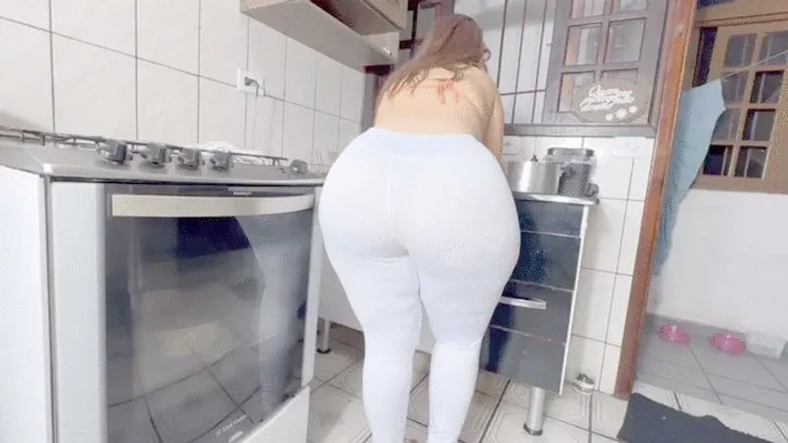 Fetish Factory Brazil Farting - FARTING AND ORGANIZING THE KITCHEN FOR A ROMANTIC DINNER WITH THE SCENT OF FARTS - BY ROSALIA PEACH - CLIP 3