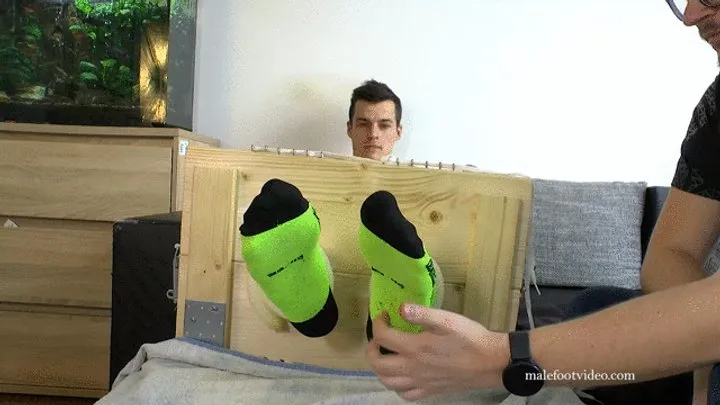 Czechmalefoot Video Store - Tickled twink Kupen part 2