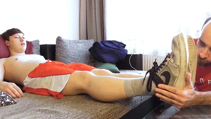 Male Foot Video - Innocent Twink Gets Tickled By Mature Guy (Feet, Nipples & Upper Body)