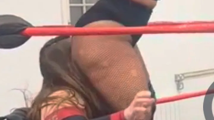 Power Girls Pro Wrestling - Giantess vs BBW vs petite vs blonde Barbie STINKFACE MATCH PART 1