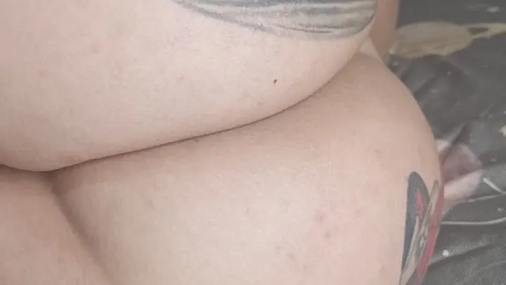 Latinamanyfetish - My bubbling, vibrating farts from my big, wet ass
