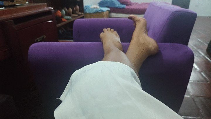 Goddess Foot Fetish - Very pronounced arches, soles, separating toes, painted toenails, etc (1)