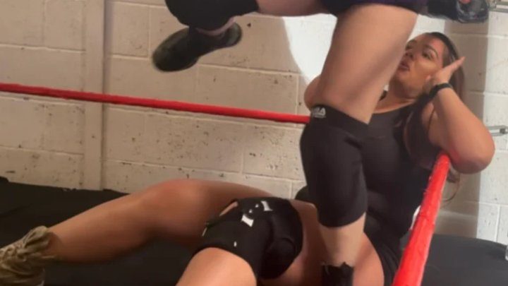 Nadia Sapphire - Giantess makes girl cry with ass