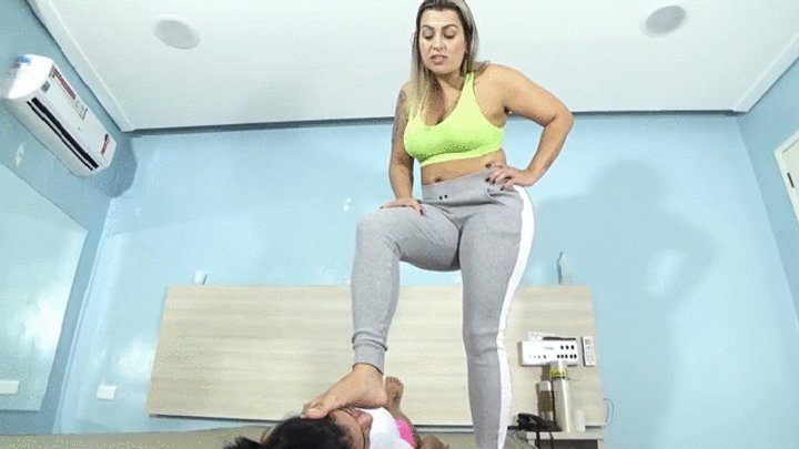 Scarlet White Face Sitting - PAWG MILF FACE SITTING INTERRACIAL DOMINATION PART 1 BY PIETRA HUNTER AND BIA MELLO CAM BY ALINE FULL HD