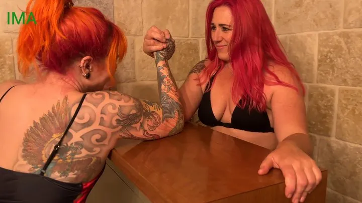 Max Academy - Kat's Bar - armwrestling challenge