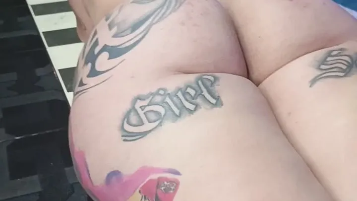 Latinamanyfetish - I'm calm in the pool and I fart