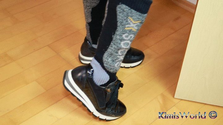 Kimisworld - Bold & Unique: Sweaty Ski Socks, Sneakers & Black Jeans Tease