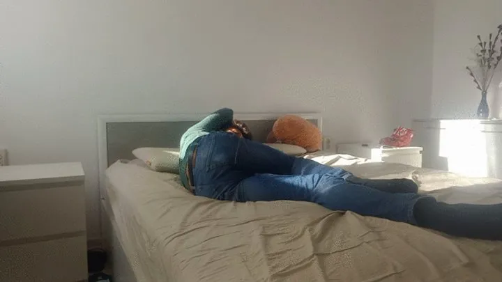 Farting Sniffer - Farting and burps wearing Jeans