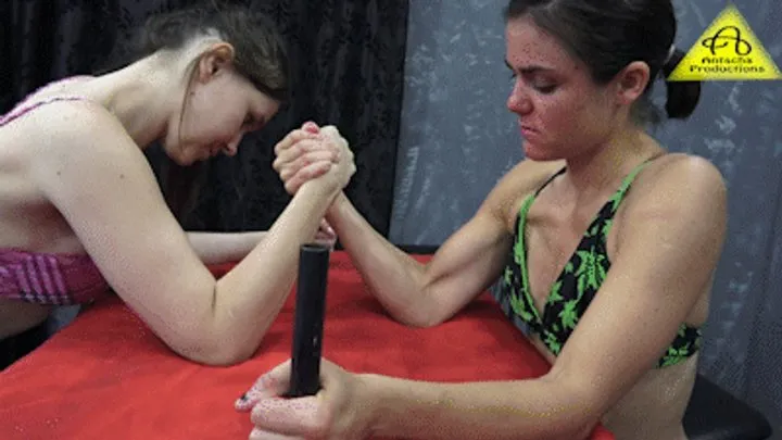 Antschas Wrestling And Fetish Store - Armwrestling Brigit vs Cassy