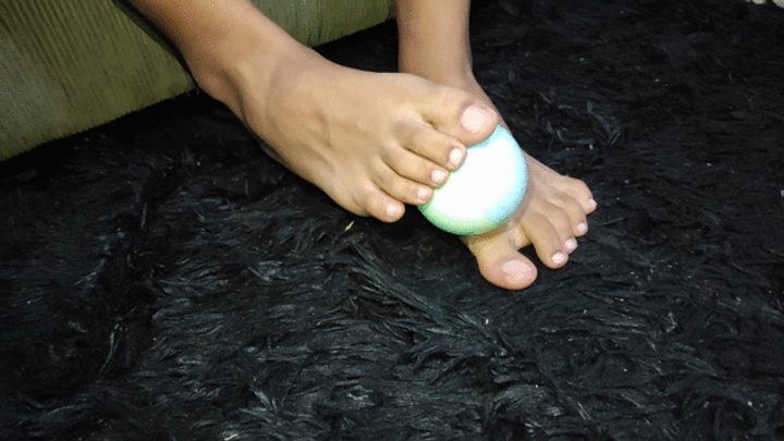 Goddess Foot Fetish - Playing with a ball on my soles and pronounced arches of the foot (8)